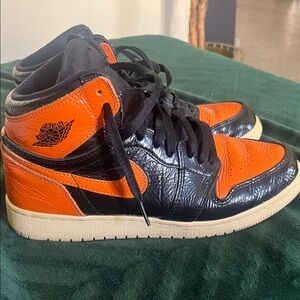Jordan shattered backboard Kids Sneakers in Black and Orange sz 6.5 youth